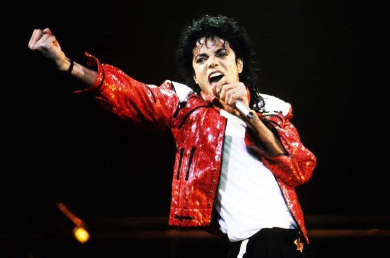 Shuarja e një ylli, lamtumira prekëse e Adriano Celentanos dhe Cesare Cremonini, për Michael Jackson 17 vite më parë