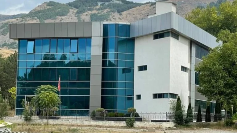 Prokuroria Korçë ngre 4 akuza për autorin e vrasjes së punonjësit të policisë dhe plagosjes së një tjetri