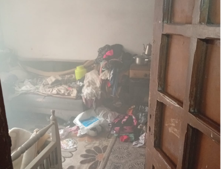 Bie zjarr në një banesë në Pogradec, ndërhyjnë zjarrfikësit