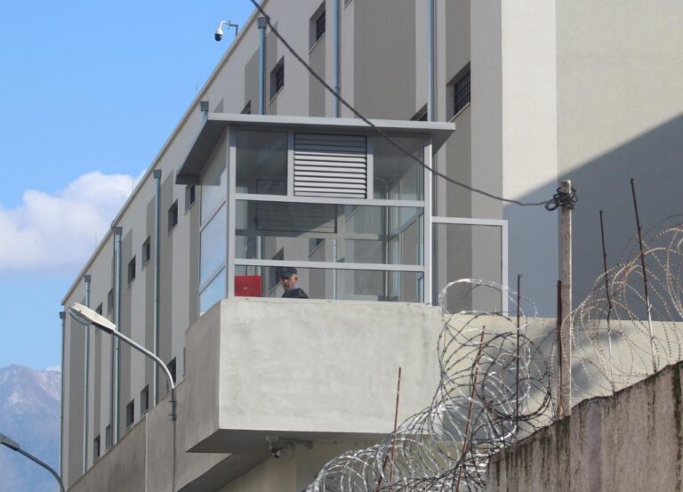 Dy efektivë policie kanë humbur jetën në ambientet e burgut 313 në Tiranë