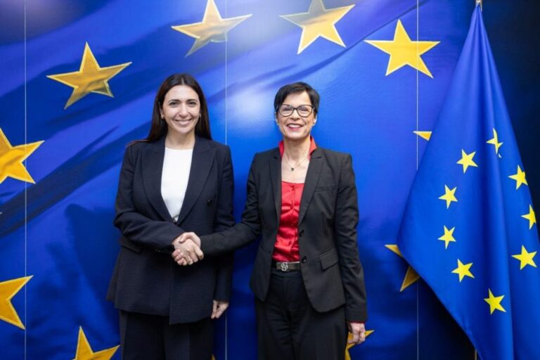 Komisionerja Marta Kos: Shqipëria përmbushi standardet e ndërmjetme themelore