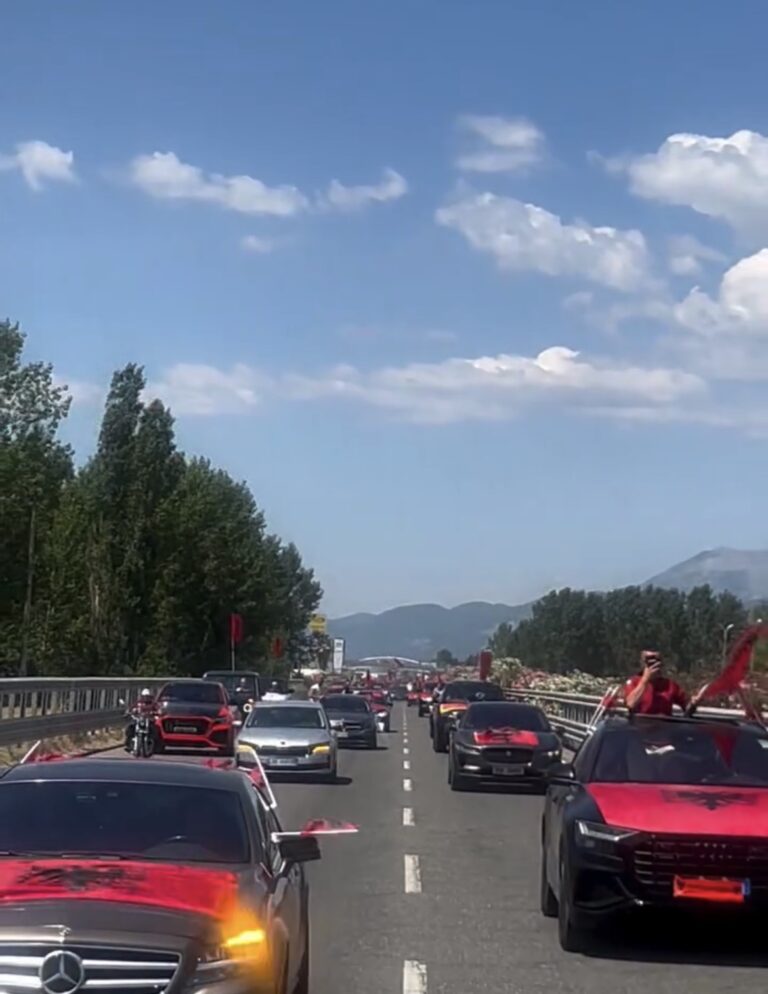 Atdheu i thirri, ata janë këtu