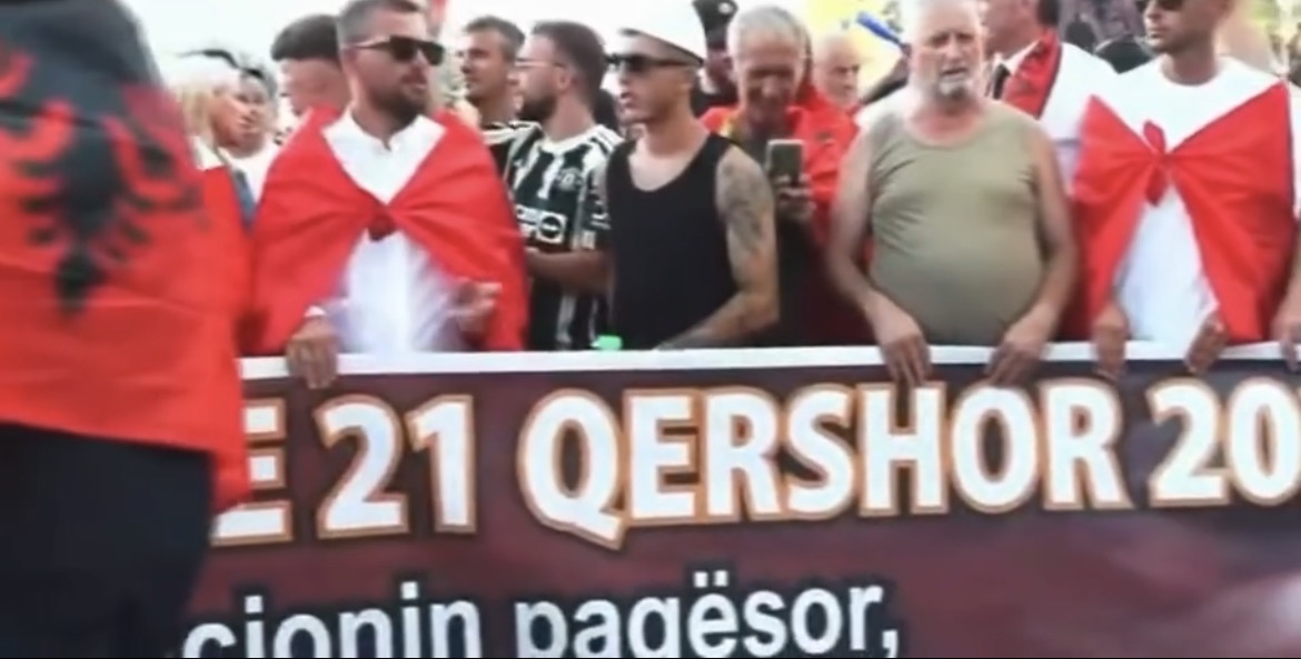 dita-e-21-e-protestes-ka-nisur-me-ardhjen-e-shqiptareve-nga-diaspora