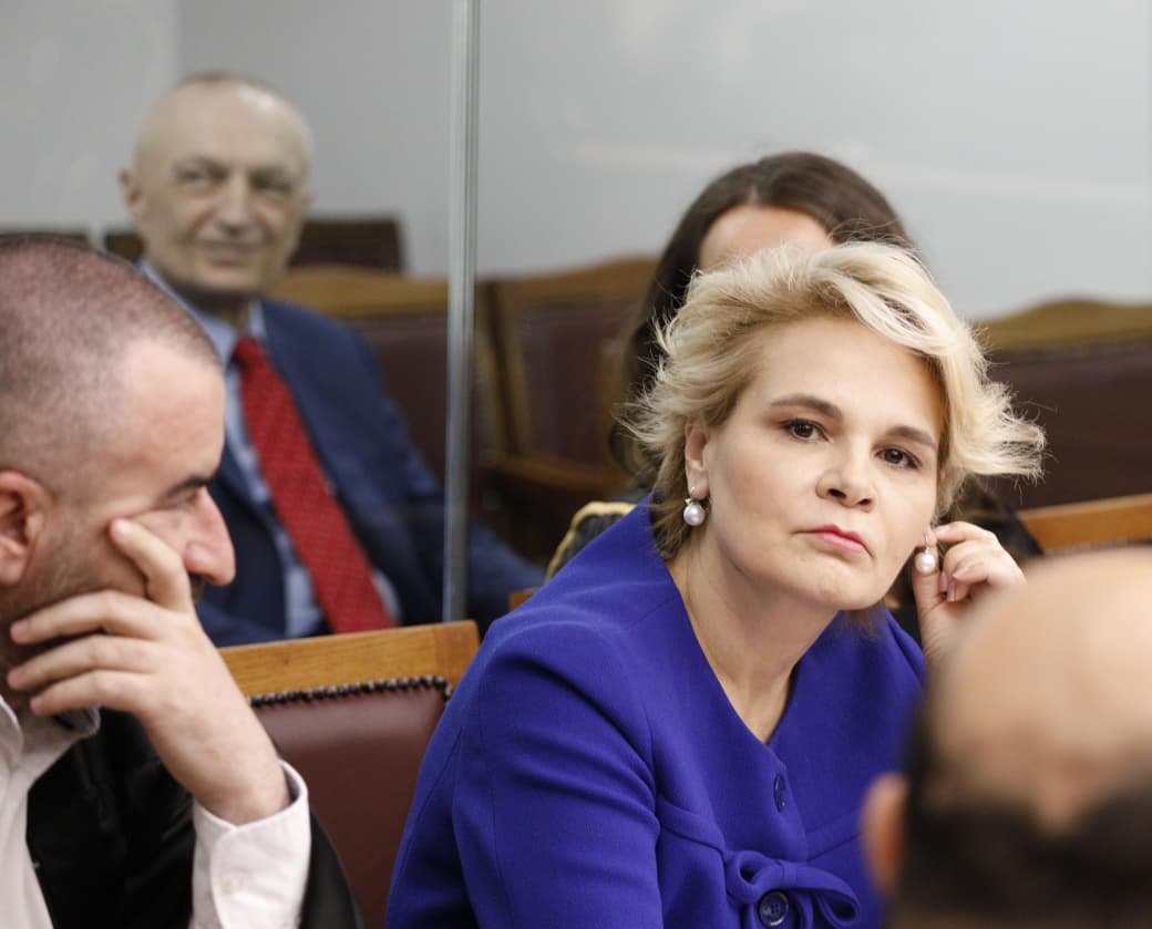 Akuza të ndërsjella dhe tensione në sallë  shtyhet gjyqi për Metën dhe Kryemadhin