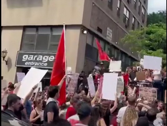 Berisha  Diaspora në New York zhvillon protestë të fuqishme kundër Ramës dhe qeverisë së tij  nderim për diasporën shqiptare 