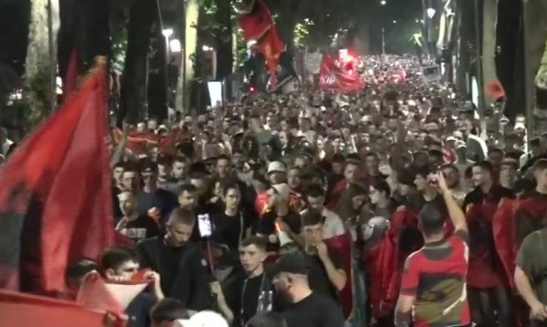 ”Shqipëri e Re”, protestuesit vazhdojnë marshimin: Rama dorëhiqu, gënjeshtrave iu erdhi fundi
