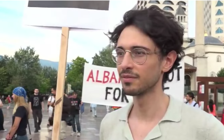 Nga Gjermania në protestë, i riu: Do jemi këtu deri në largimin e Ramës