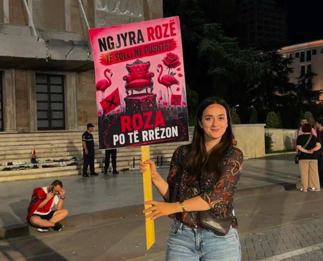 Foto e Javës me Sidorela Vatnikaj
