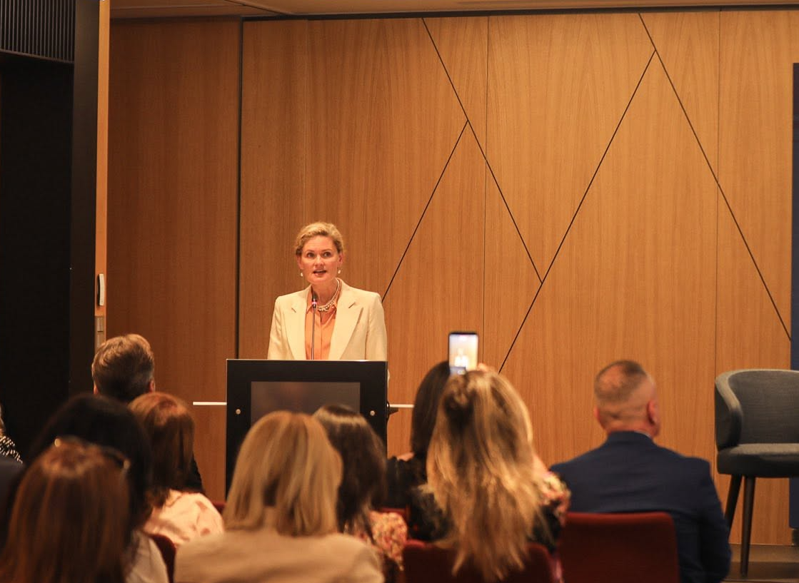 Nancy VanHorn kujton parimin e presidentit Donald Trump  Mirëpritini investimet  por mbroni sektorët strategjikë