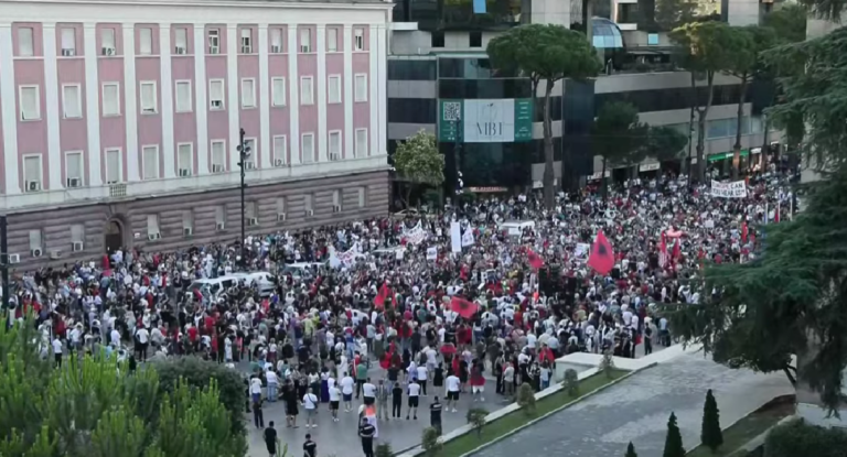 Zbulohen tre nismëtarët e protestës