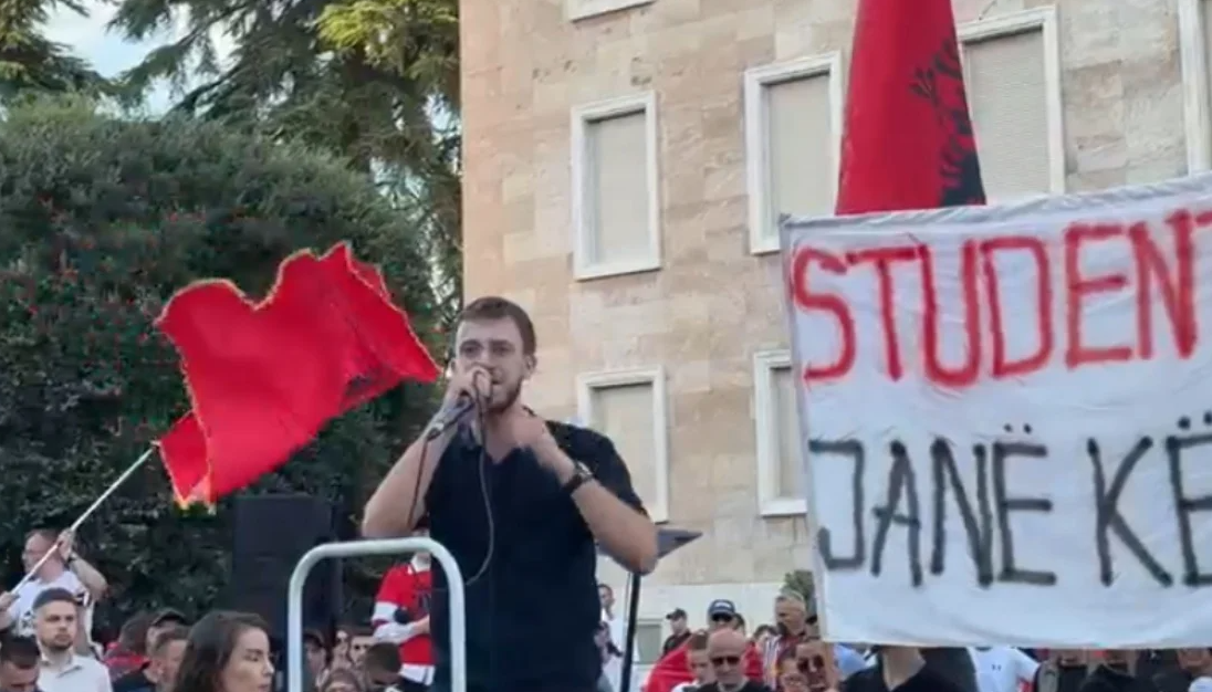Të rinjtë i kundërpërgjigjen Ramës  Po të jetë nevoja  do të flemë te shkallët deri në dorëheqje
