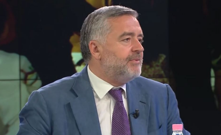 Protestuesit duan dorëheqjen e kryeministrit, Klosi: Ne qeverisim, kemi marrë votën e 855 mijë njerëzve