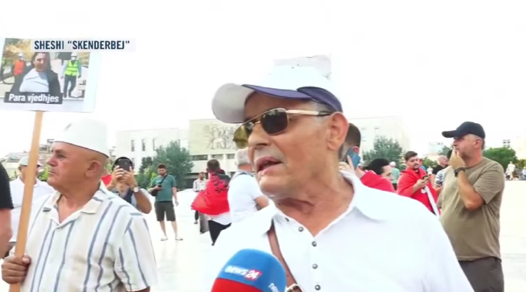 Protesta në ditën e 26, qytetarët kërkojnë dorëheqjen e Ramës. I moshuari: Marrim një pension qesharak