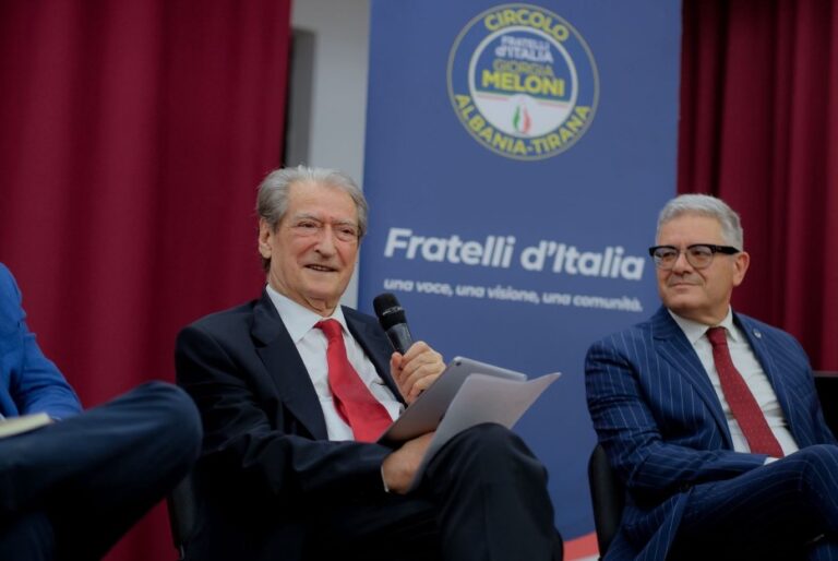 Promovohet në Tiranë libri i Pinuccio Tatarella, Berisha: Një nga arkitektët e qendrës së djathtë fituese në Itali dhe Europë
