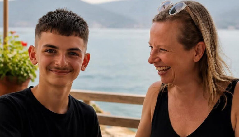 Akti i lartë i qytetarisë dhe ndershmërisë së 14-vjeçarit nga Shkodra që i kthen çantën turistes belge