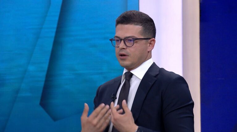 Debati për Zvërnecin, Vengu: Protesta e denjë, telat një feudalizëm moral. Banorët e duan zhvillimin