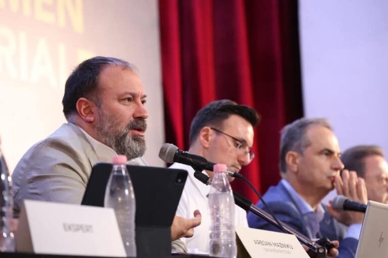 Mazniku në Berat: Komisioni do të marrë në konsideratë veçoritë e çdo zone, identiteti nuk humbet nga bashkëpunimi