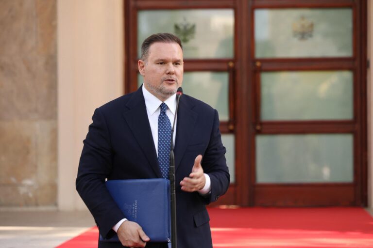 Ministri Demo: 65 mln euro për fuqizimin e pushtetit vendor dhe transportin urban