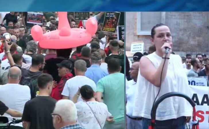 Aksidenti tragjik  1 minutë heshtje në protestë  Kokaj  Nëse policia do të bënte detyrën  ndoshta s do të ndodhte