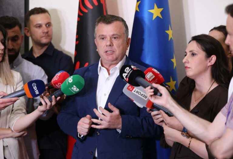 Balla: Ndërhyrje të huaja në protestë…