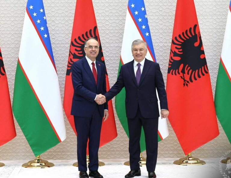 Bajram Begaj vizitë në Uzbekistan, takohet me presidentin Shavkat Mirziyoyev