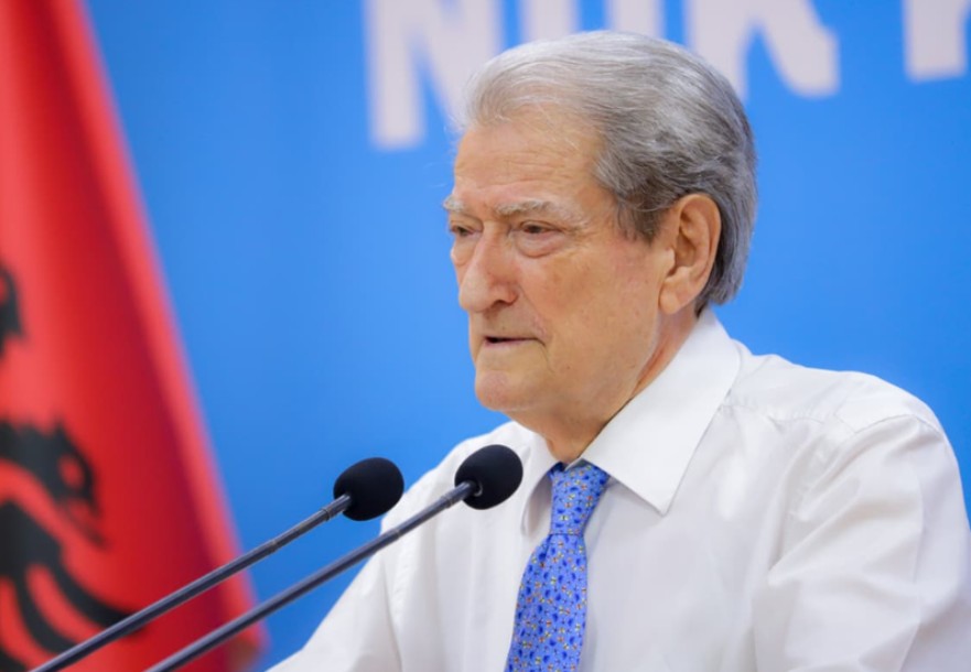 Berisha  500 mijë qytetarë ishin në shesh të shtunën  Demokratët të mbështesin protestën