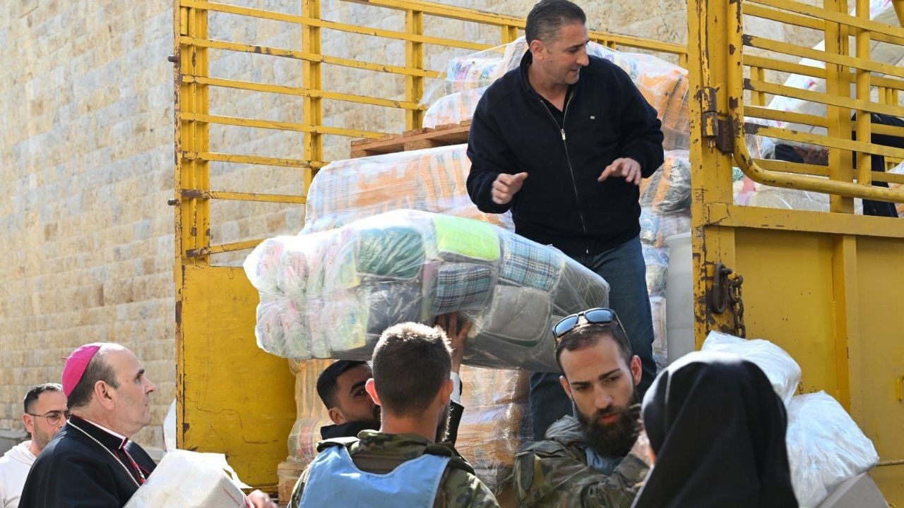 Autokolona humanitare së cilës i printe Nunci Apostolik në Liban përfshihet në shkëmbim zjarri
