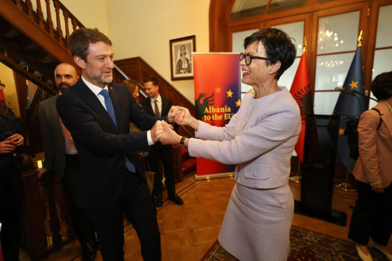 Ministri Hoxha takon Komisioneren Marta Kos: Vlerësimi nga IBAR pasqyron përpjekjet transformuese të Shqipërisë drejt Integrimit