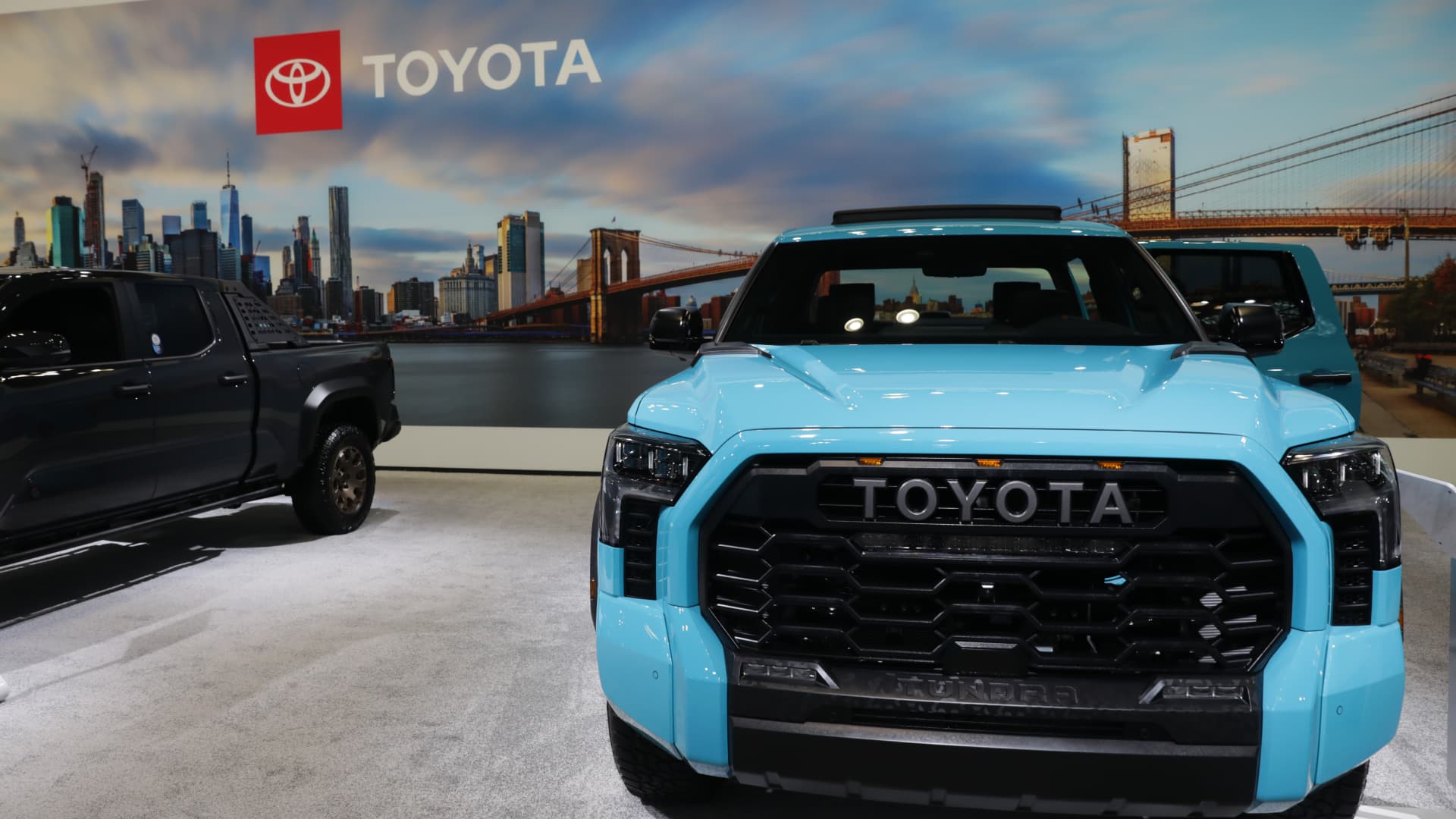 Hibridet nxisin rritjen e Toyota s  duke sfiduar dominancën e GM së në SHBA
