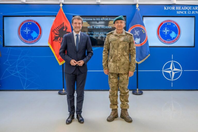 Ferit Hoxha takon komandantin e KFOR-it: Shqipëria mbështet rolin e NATO-s për sigurinë në Kosovë