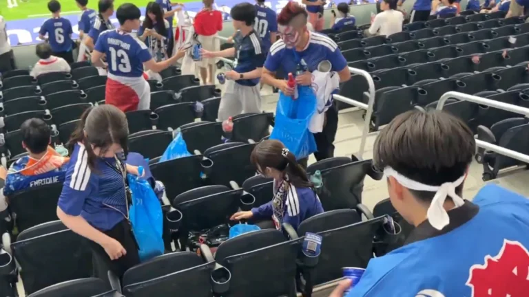 Tifozët japonezë japin sërish shembull në Botëror, pastrojnë stadiumin pas ndeshjes me Holandën