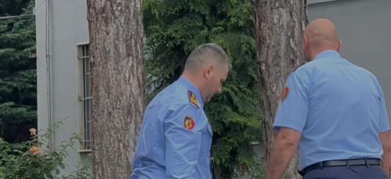 Vrasja e efektivit/ Drejtori i Policisë, Skënder Hita mbërrin në Korçë