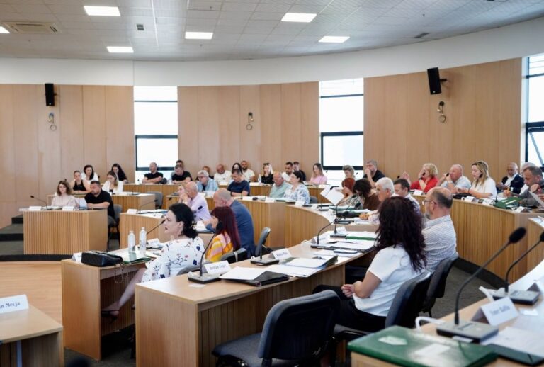Këshilli Bashkiak miraton listën e poseduesve jopronarë në kuadër të Paketës së Maleve