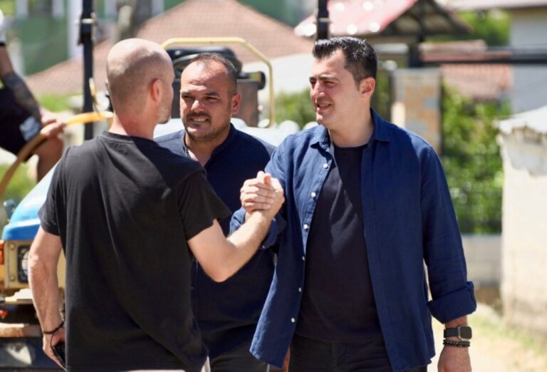 Bashkia Elbasan vijon investimet në infrastrukturën rurale, rehabilitohet rruga në Kryezjarr