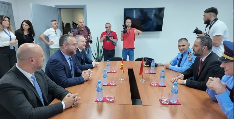 Arrihet marrëveshja mes Shqipërisë dhe Maqedonisë së Veriut, vetëm një ndalesë në pikat doganore mes dy vendeve