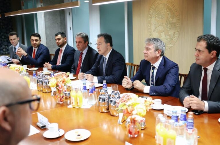 Peleshi në Holandë: Rikonfirmohet mbështetja për përshpejtimin e procesit të negociatave