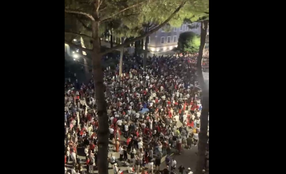 Dita e 15 të e protestës  ja sa është pjesëmarrja e qytetarëve para Kryeministrisë