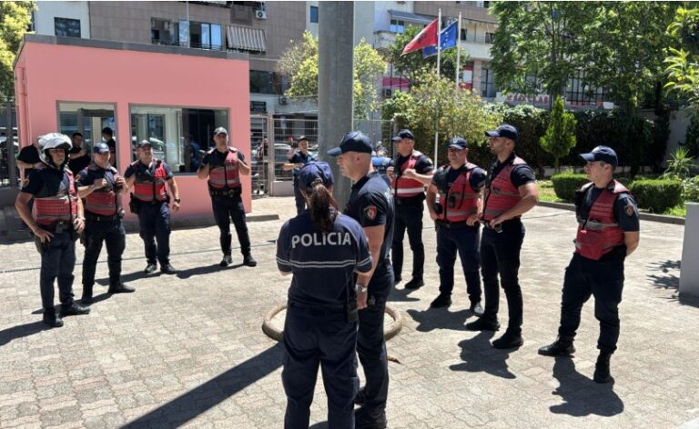 Përplasje fizike në GJKKO, të pandehurit konfliktohen brenda kafazit të xhamit