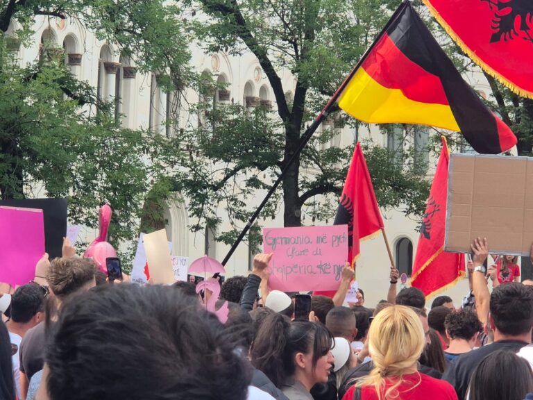 Protesta shtrihet edhe jashtë vendit, shqiptarët tubim në Mynih