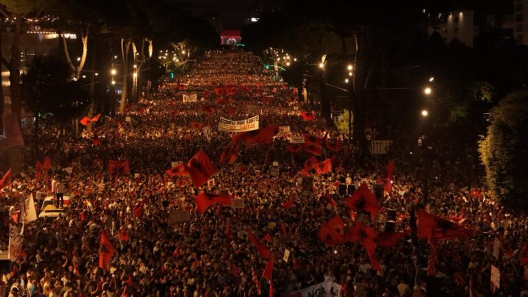 Mbahet sonte protesta e 22-të…