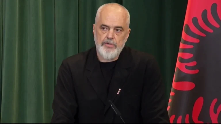 Protestuesit bllokuan rrugën e Rinasit, reagon Kryeministri Rama
