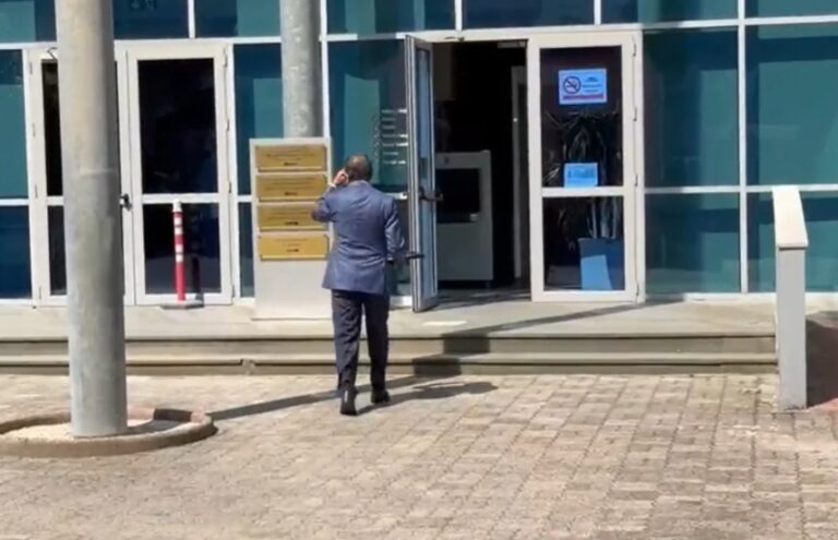 Ish-ministri Genc Ruli paraqitet në SPAK
