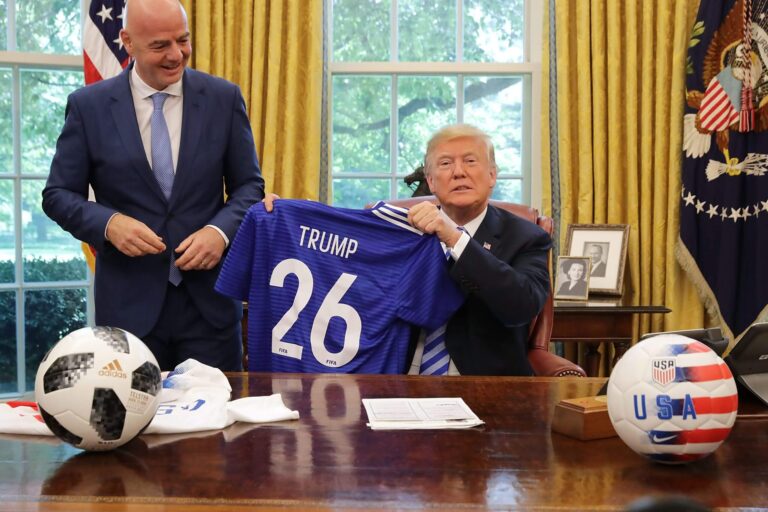 Trump pritet të ngjitet në podium gjatë finales së Botërorit, rikthehen polemikat