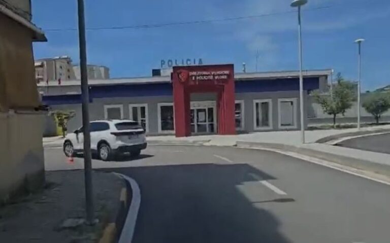 Skënder Hita mbërrin në Vlorë, pritet emërimi i drejtorit të ri të Policisë
