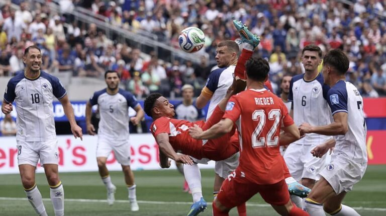 Zvicra shkatërron Bosnjen me “poker”, shënon edhe Granit Xhaka