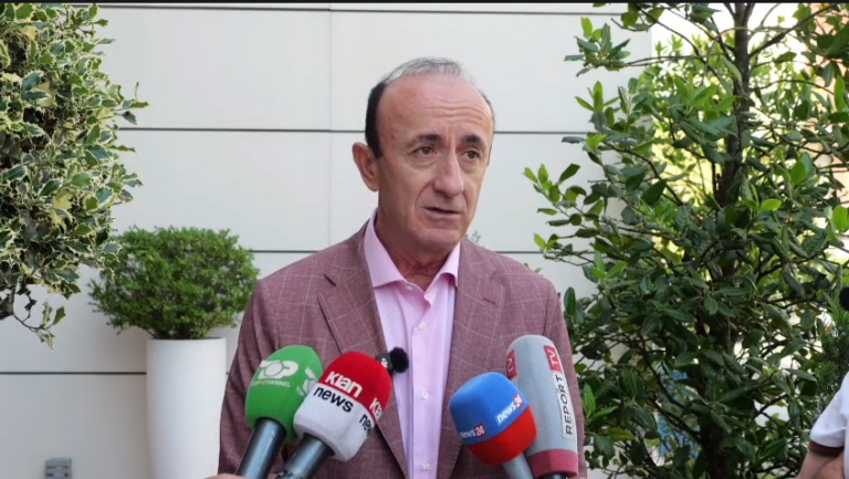 Dashnor Sula pyetet për protestën: E kam hequr kostumin e politikanit