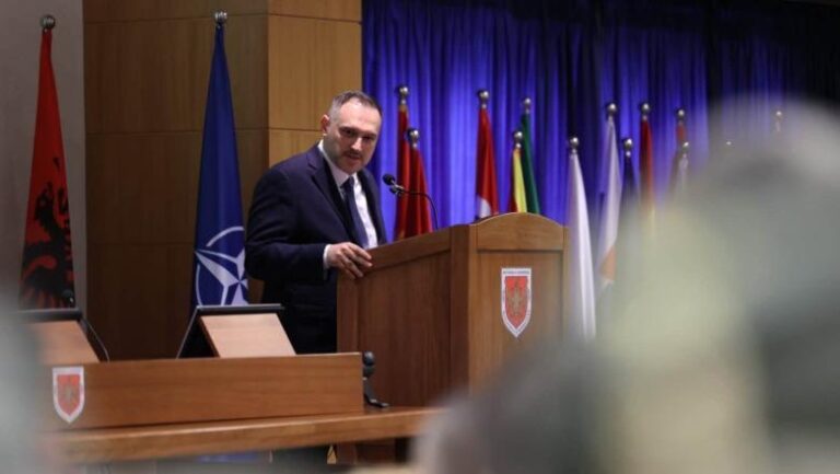 Diplomohen 83 oficerë, ministri Nufi: Nisje e investimit strategjik për lidershipin e Forcave të Armatosura