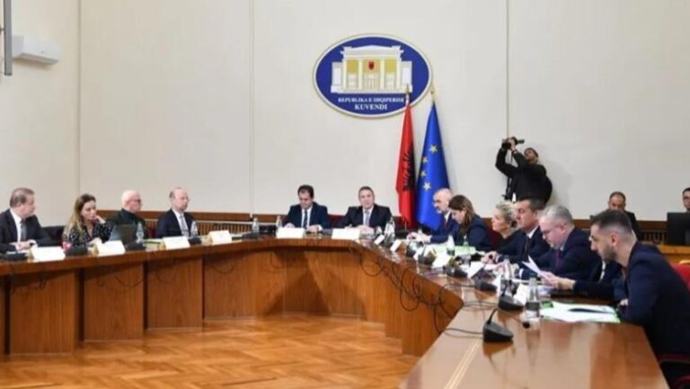 Reforma Zgjedhore, shtyhet deri në nëntor puna e Komisionit