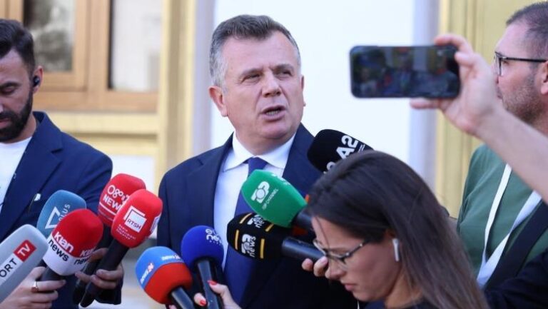Incidenti me Agron Shehajn në Kuvend, Balla për rrëzimin e punonjëses: Ku janë shoqatat me bazë gjinore?