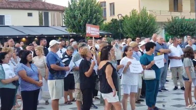 Edhe qytetarët e Dimalit dalin në protestë kundër propozimit të PS